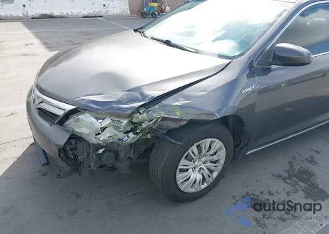 2013 Toyota Camry Hybrid Le z USA, uszkodzony, nr VIN 4T1BD1FK7DU073372